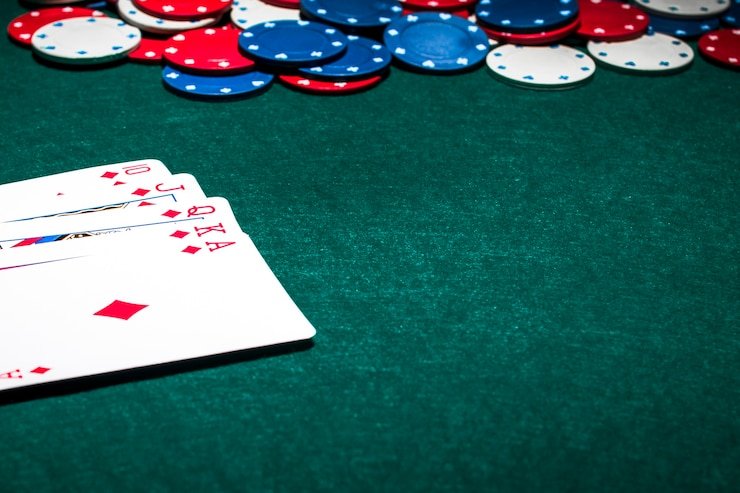 Pengguna dapat mengakses dan mengelola data melalui perangkat digital dengan aman